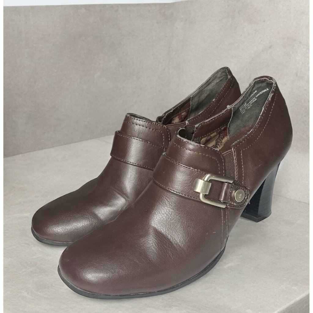 Rialto Nadeline Brown Faux Leather Heeled Ankle Boots Booties Buckle 8.5m ($83)